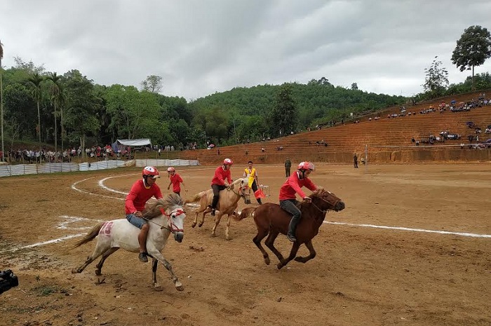 Tuyên Quang: Độc đáo giải đua ngựa tại xã Phù Lưu 2019